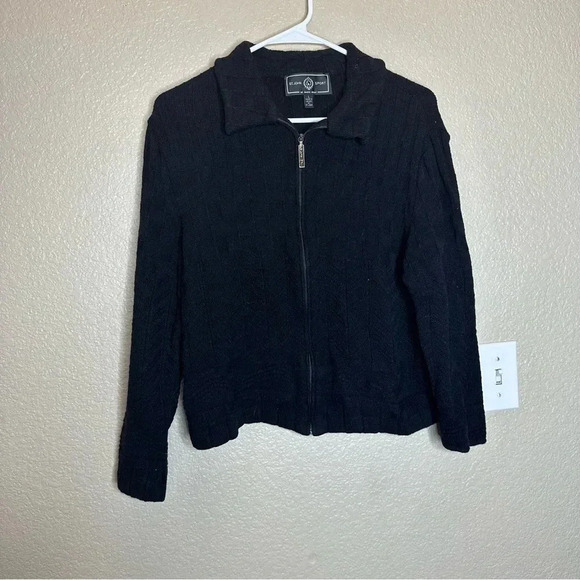 St. John Sport Knit Sweater size Large - Picture 1 of 6